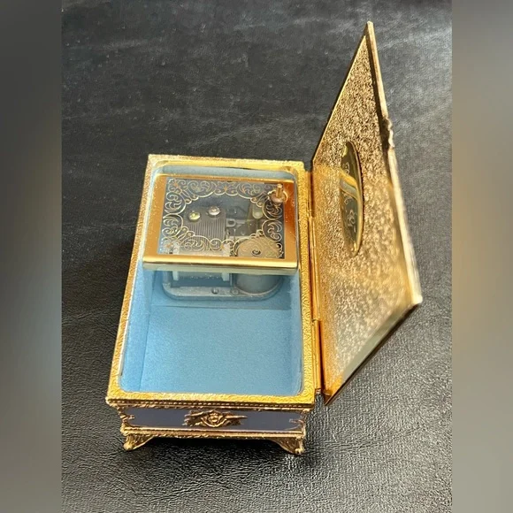 Blue Cameo Music Jewelry Box Plays ‘Wind Beneath My Wings Gold Accents Japan BMG